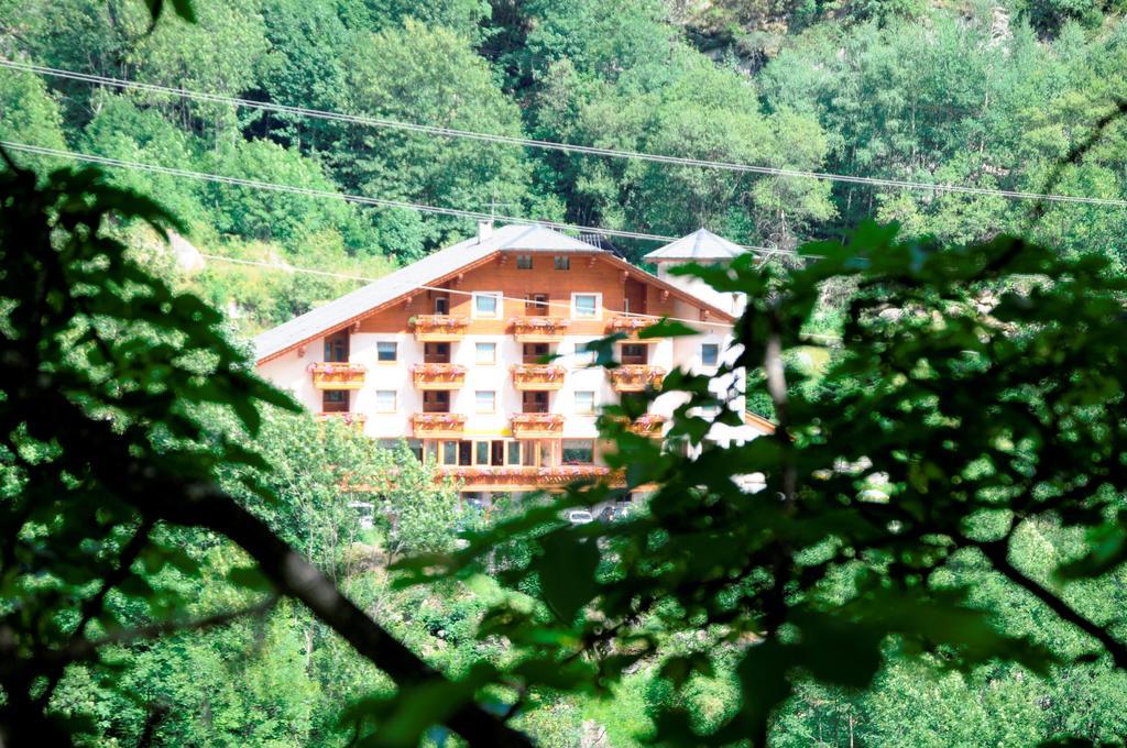 Alps Oriental Wellness Hotel Campodolcino Kültér fotó