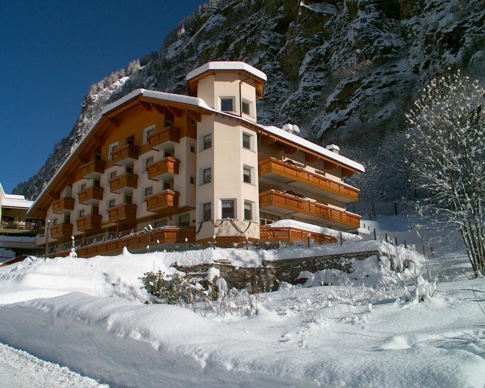 Alps Oriental Wellness Hotel Campodolcino Kültér fotó