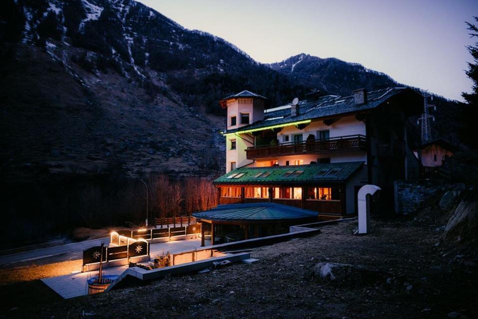 Alps Oriental Wellness Hotel Campodolcino Kültér fotó
